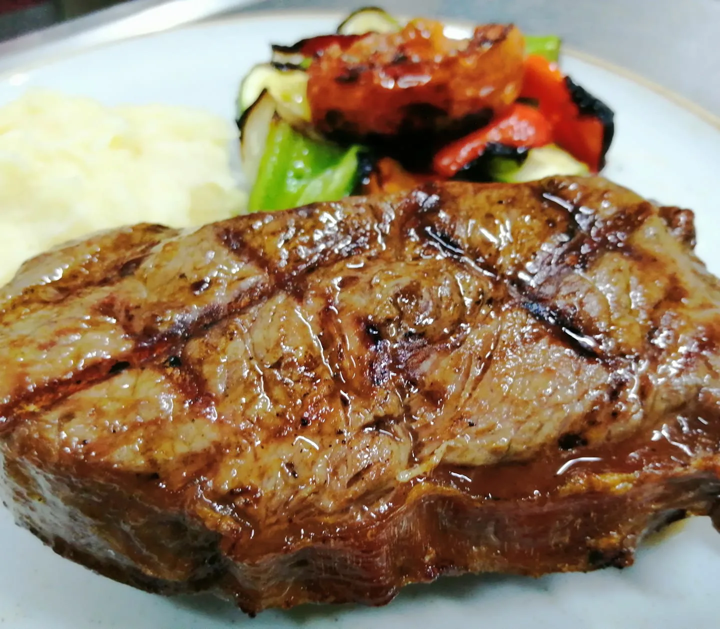 ombu-steakhouse-santa-marta-comida