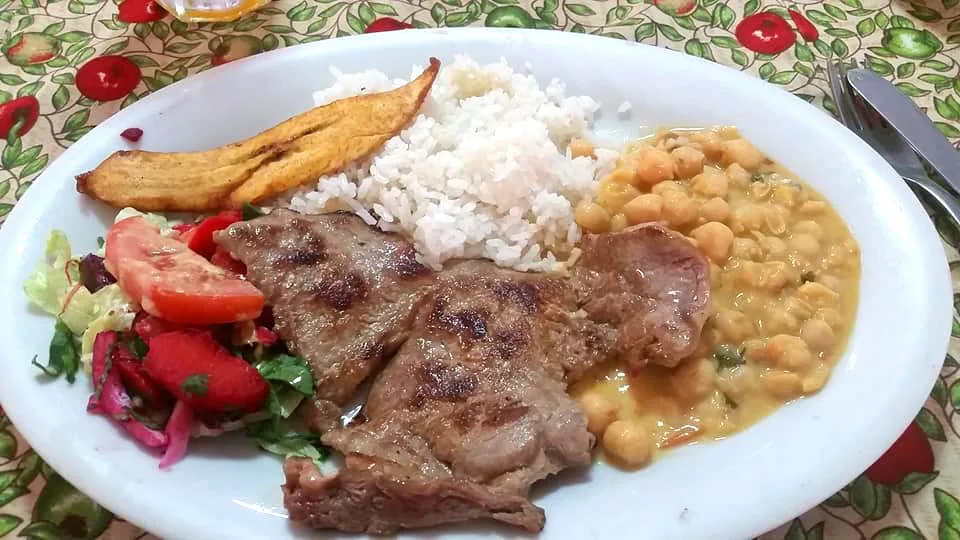 restaurante-donde-amalia-comida-facebook-procesada